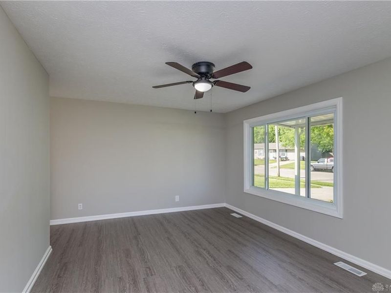868 Cliffside Drive, New Carlisle, OH 45344 Photo 10