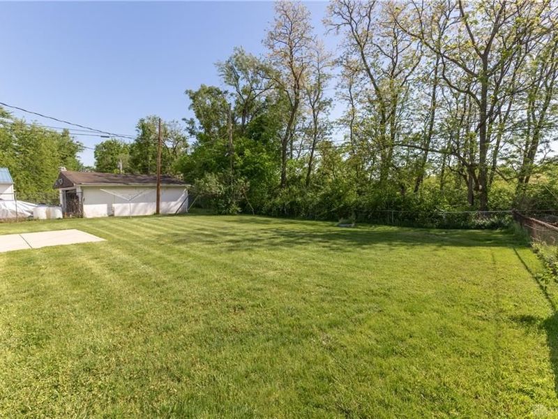 868 Cliffside Drive, New Carlisle, OH 45344 Photo 7