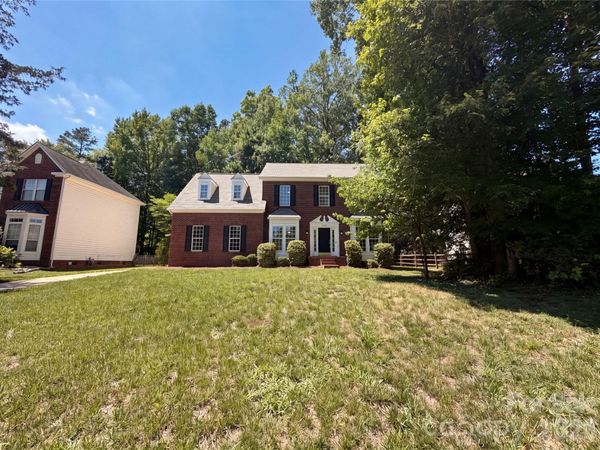 2916 Pinewood Hill Drive , Matthews, NC 28105