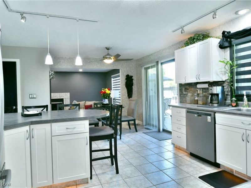 2031 Quail Run, Cortland, OH 44410 Photo 14