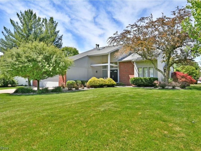 2031 Quail Run, Cortland, OH 44410 Photo 2