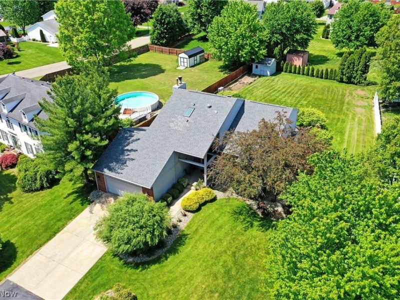 2031 Quail Run, Cortland, OH 44410 Photo 4