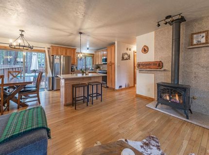 2126 Helen Ave Avenue, South Lake Tahoe, CA 96150 Photo