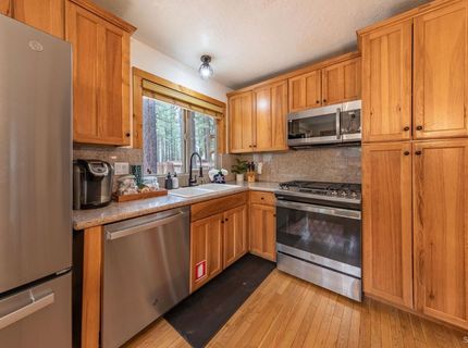 2126 Helen Ave Avenue, South Lake Tahoe, CA 96150 Photo