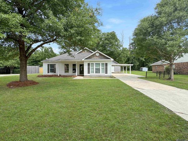 28674 Norwood Dr, Livingston, LA 70754