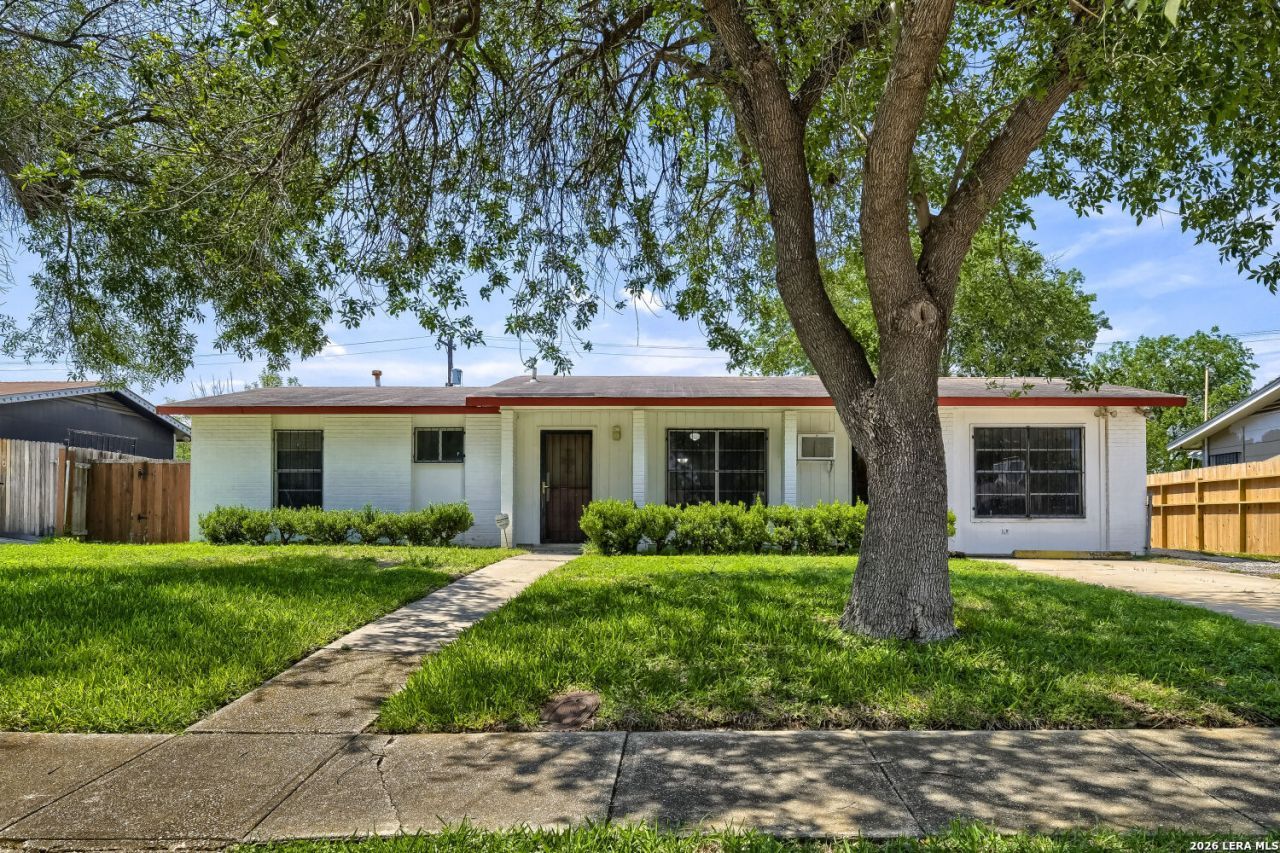 6906 Martinique Dr, San Antonio, TX 78227 Main Photo