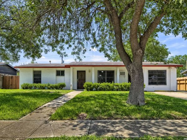 6906 MARTINIQUE DR, San Antonio, TX 78227