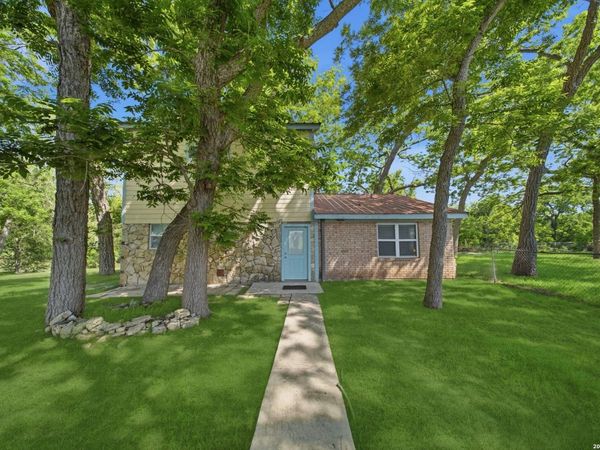 1276 River Trl, Seguin, TX 78155