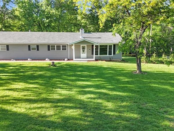 1395 Brownsmill Road , Elsberry, MO 63343