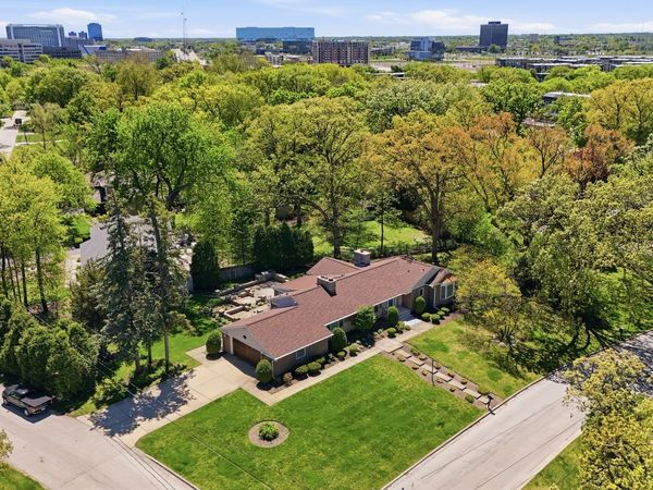29 Brookdale Lane , Palatine, IL 60067