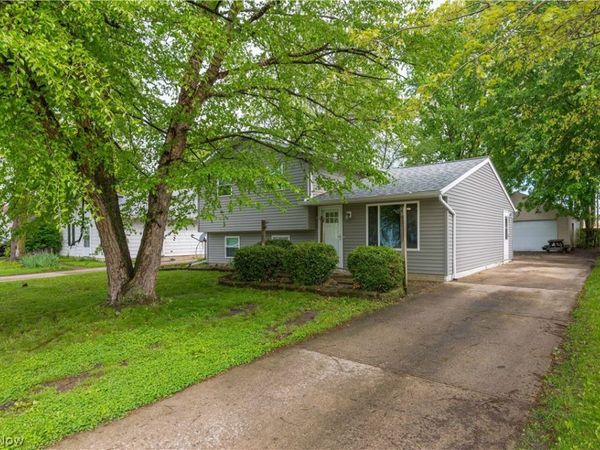 35150 Spruce Street , North Ridgeville, OH 44039