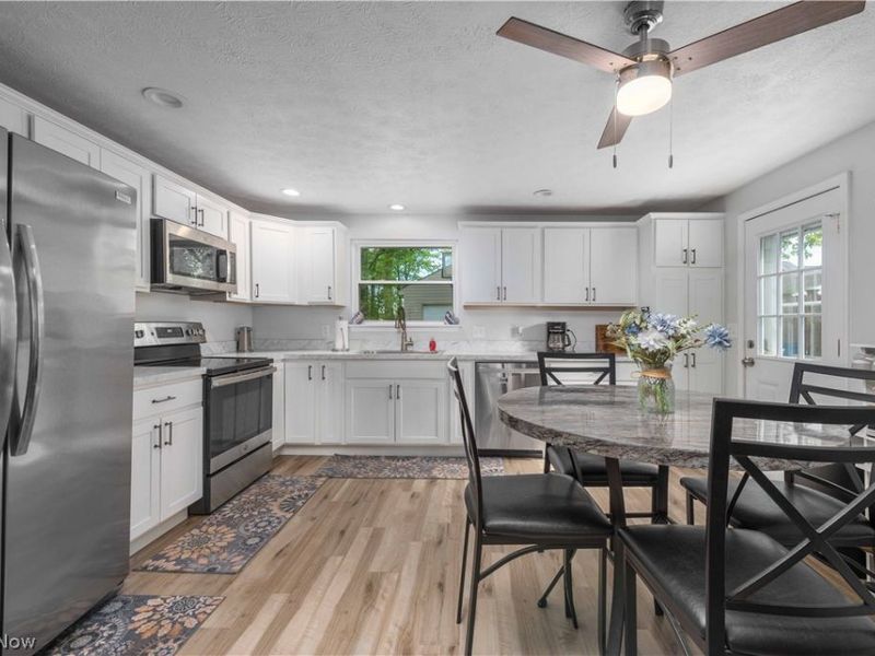 35150 Spruce Street , North Ridgeville, OH 44039 Photo 11