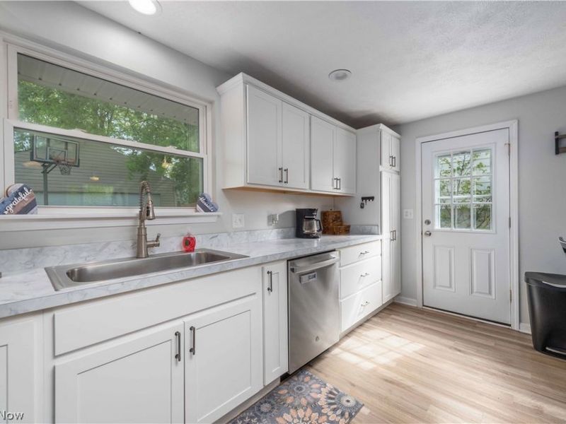 35150 Spruce Street , North Ridgeville, OH 44039 Photo 12