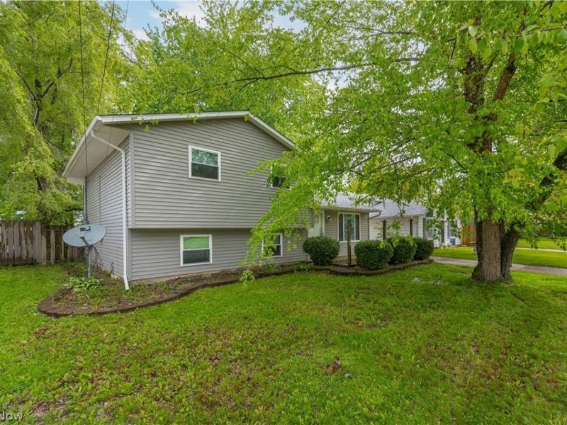 35150 Spruce Street , North Ridgeville, OH 44039 Photo 4