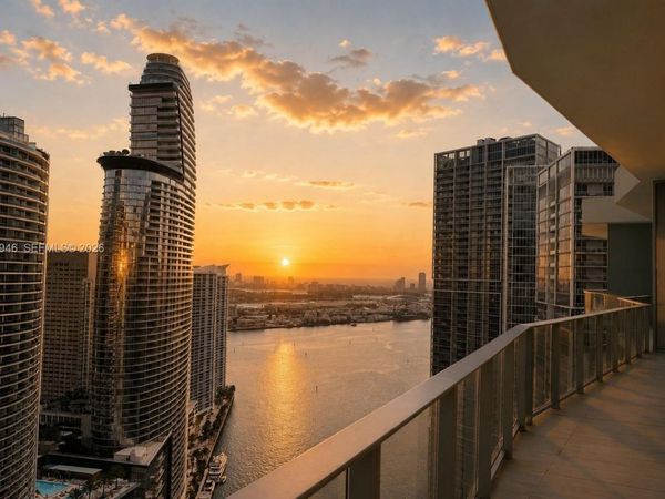 77 SE 5 ST , Unit UPH03, Miami, FL 33131