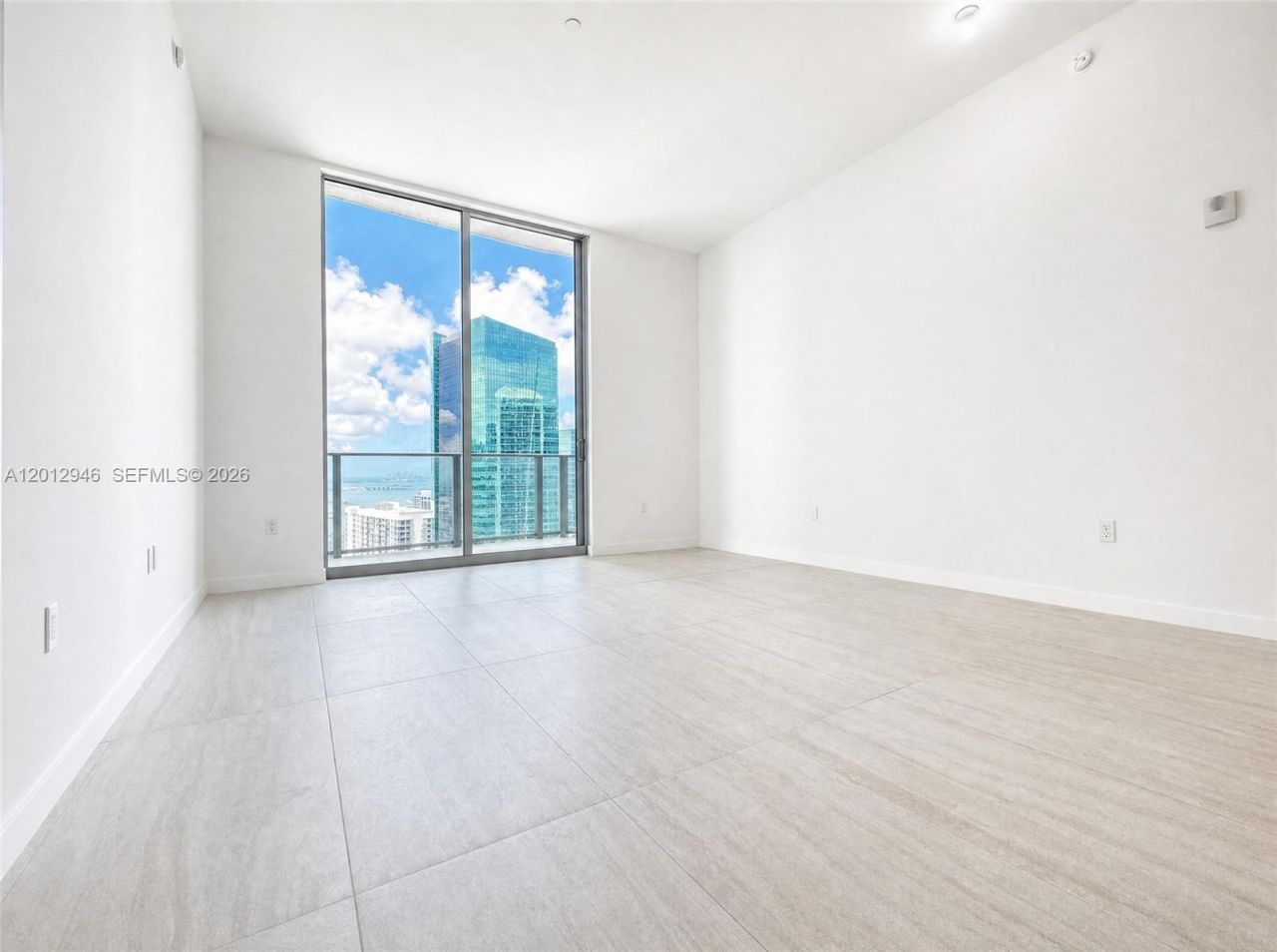 77 SE 5 St , Unit UPH03, Miami, FL 33131 Photo