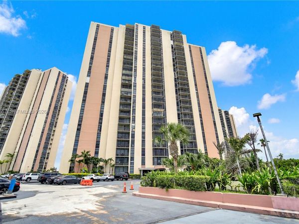 20335 W Country Club Dr, Unit 1608, Aventura, FL 33180
