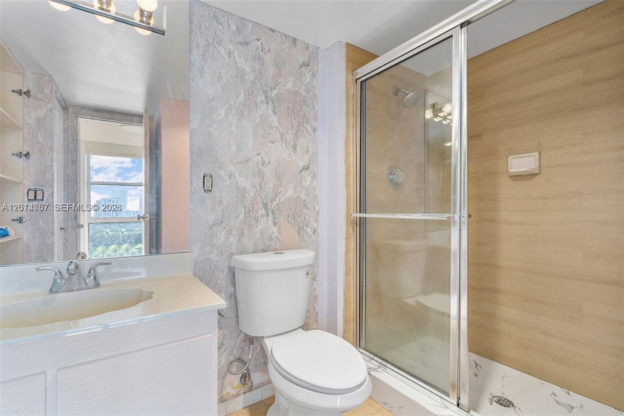 20335 W Country Club Dr , Unit 1608, Aventura, FL 33180 Photo