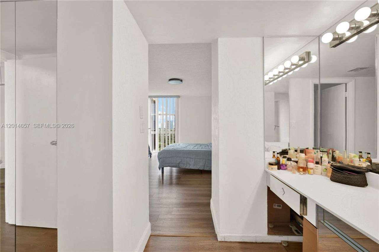 20335 W Country Club Dr, Unit 1608, Aventura, FL 33180 Photo
