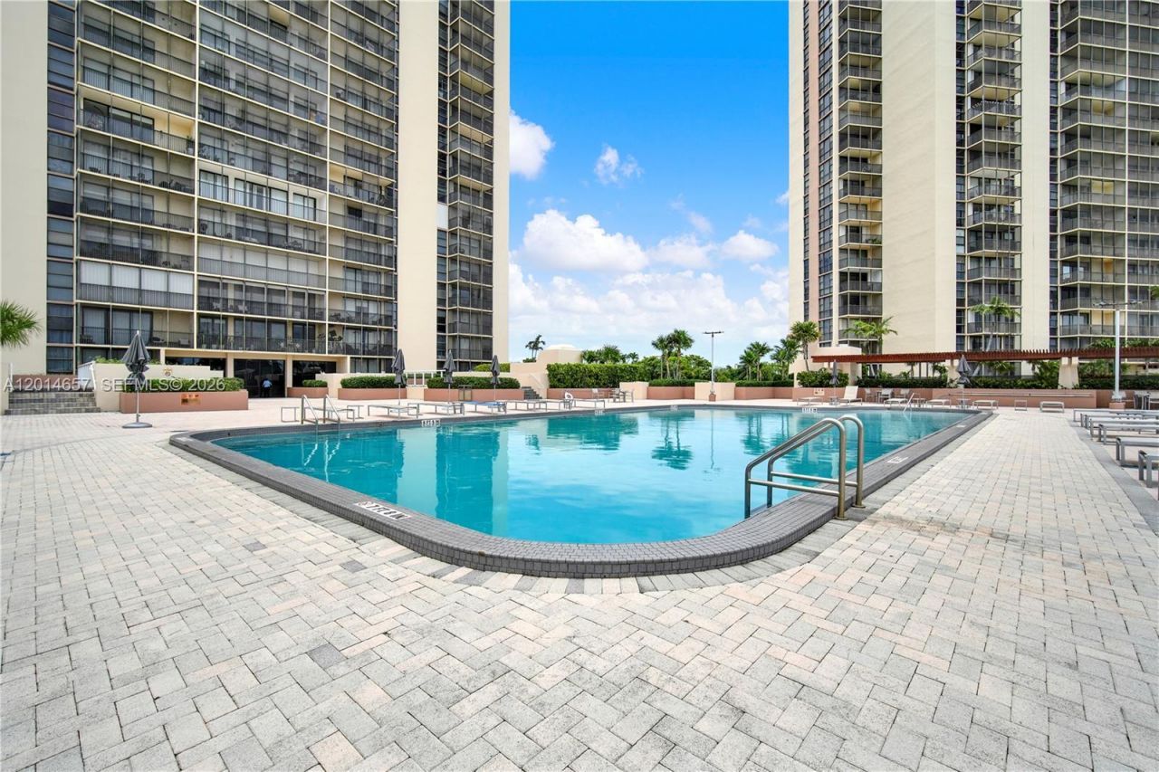 20335 W Country Club Dr, Unit 1608, Aventura, FL 33180 Photo