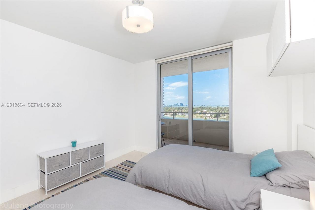 5555 Collins Ave, Unit 9U, Miami Beach, FL 33140 Photo