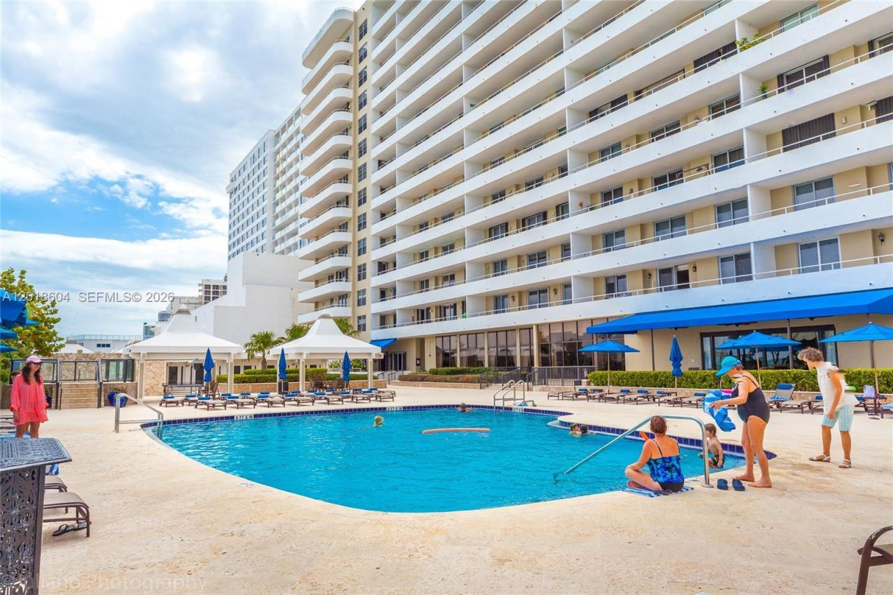 5555 Collins Ave, Unit 9U, Miami Beach, FL 33140 Photo
