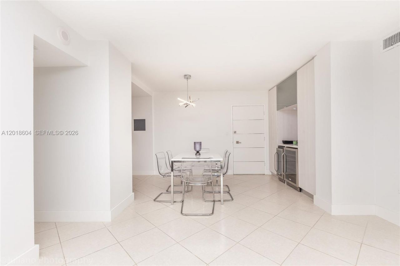 5555 Collins Ave, Unit 9U, Miami Beach, FL 33140 Photo
