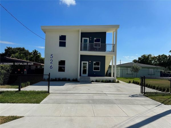 526 NW 6th St , Hallandale Beach, FL 33009