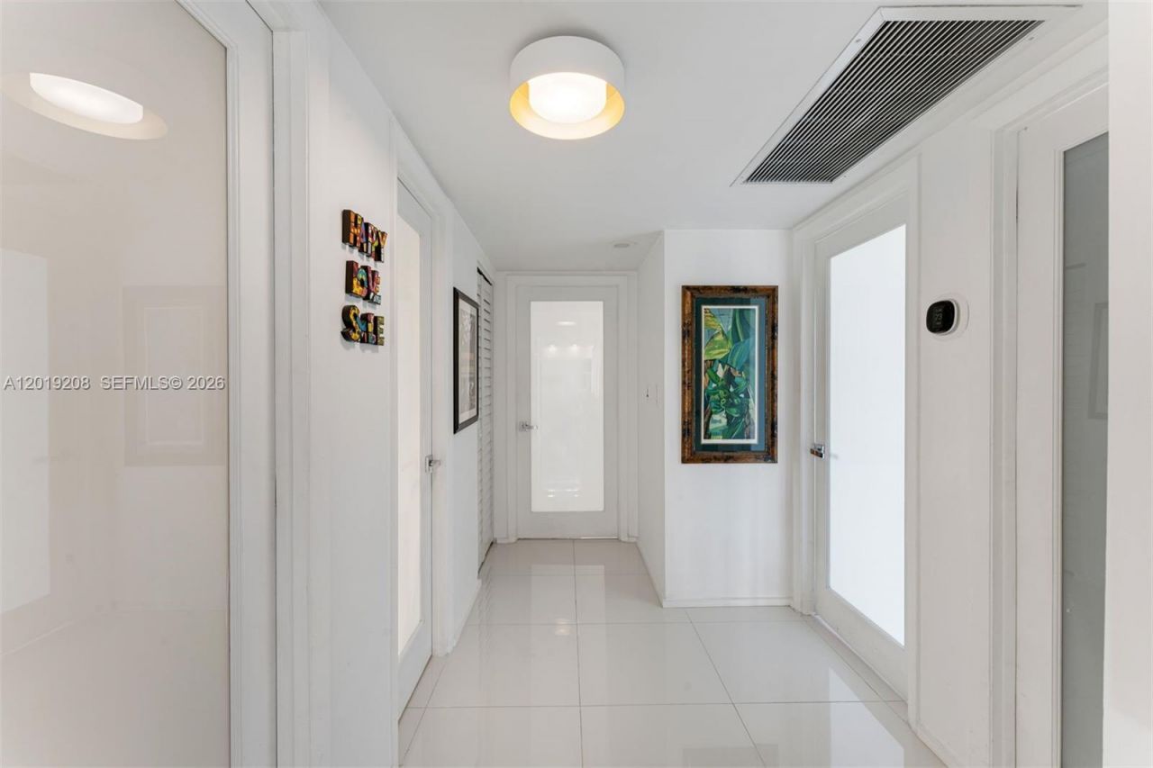 1000 Quayside Ter , Unit 901, Miami, FL 33138 Photo
