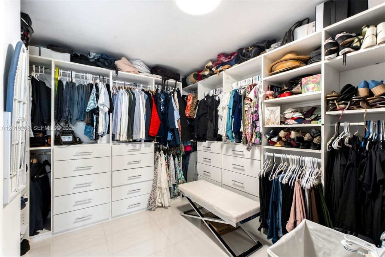 1000 Quayside Ter , Unit 901, Miami, FL 33138 Photo