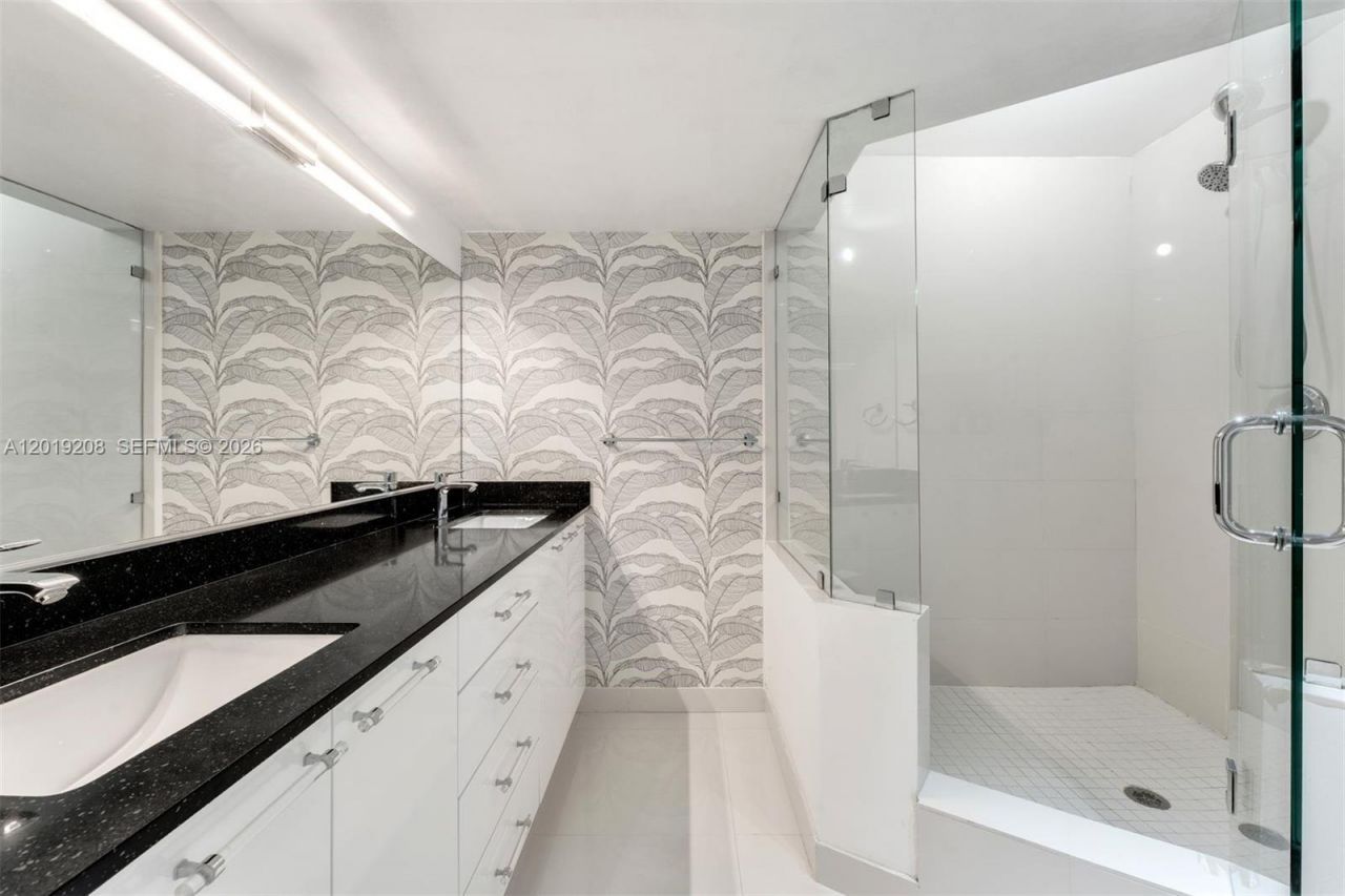 1000 Quayside Ter , Unit 901, Miami, FL 33138 Photo