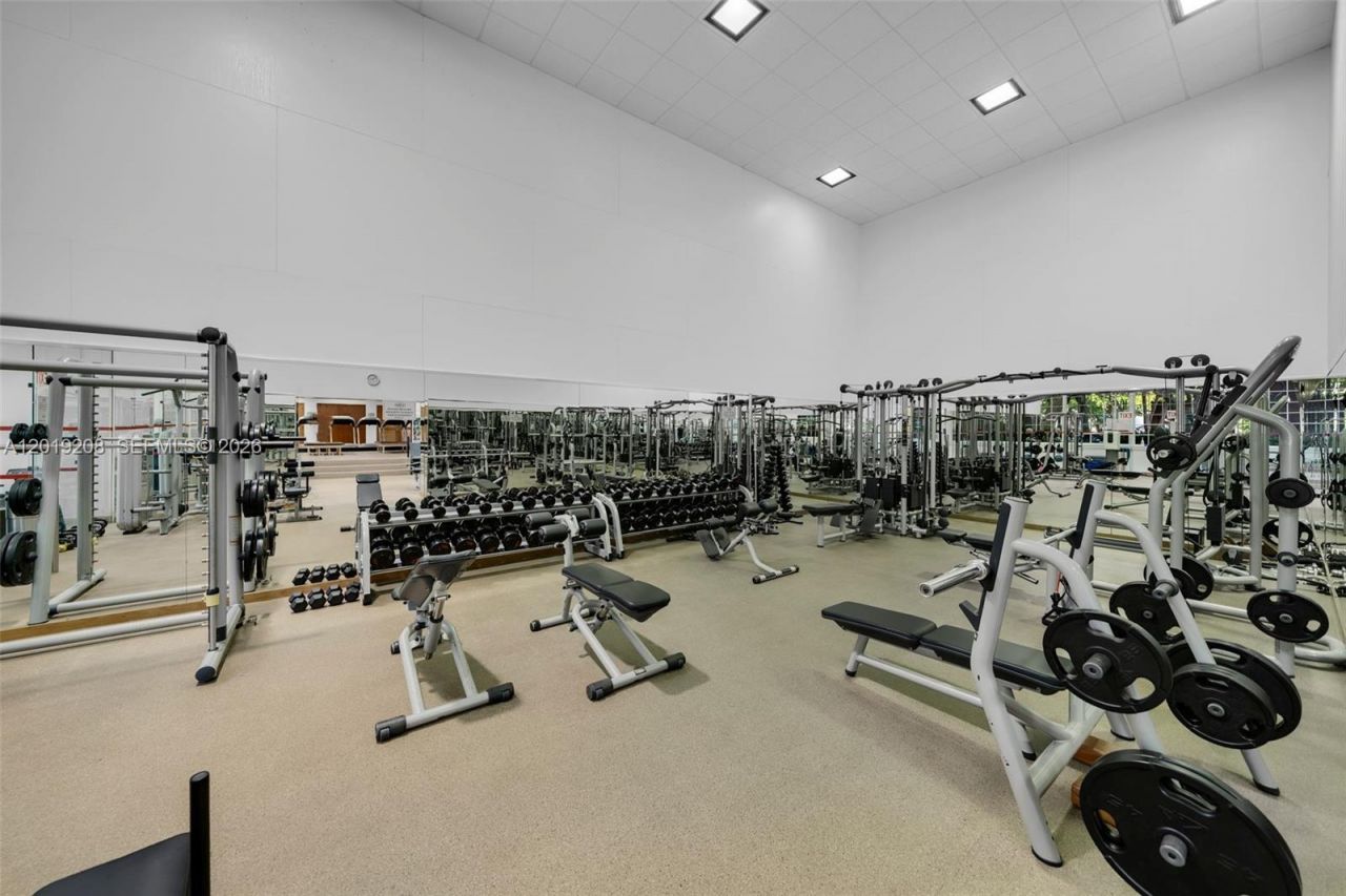 1000 Quayside Ter , Unit 901, Miami, FL 33138 Photo