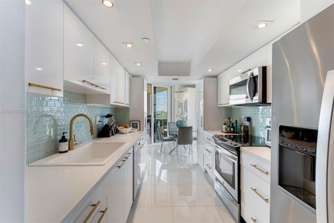 1000 Quayside Ter , Unit 901, Miami, FL 33138 Photo