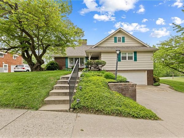 1902 Park Ridge Drive, St Joseph, MO 64503