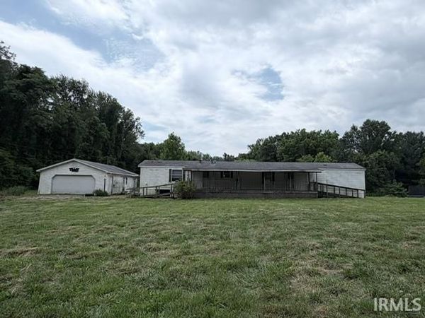 3334 W Harris Dr, West Terre Haute, IN 47885