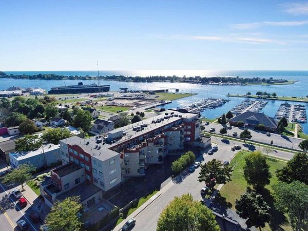105 W Danaher Street, Unit 201, Ludington, MI 49431