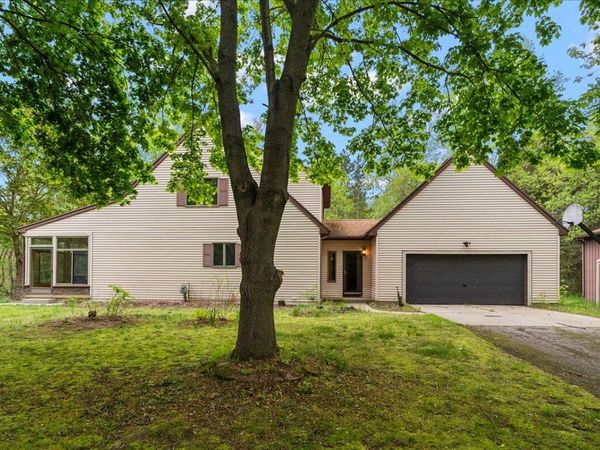 2270 Fonger Street NE, Rockford, MI 49341