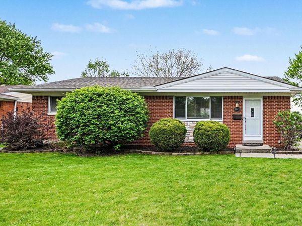 40579 Firwood Drive, Plymouth, MI 48170