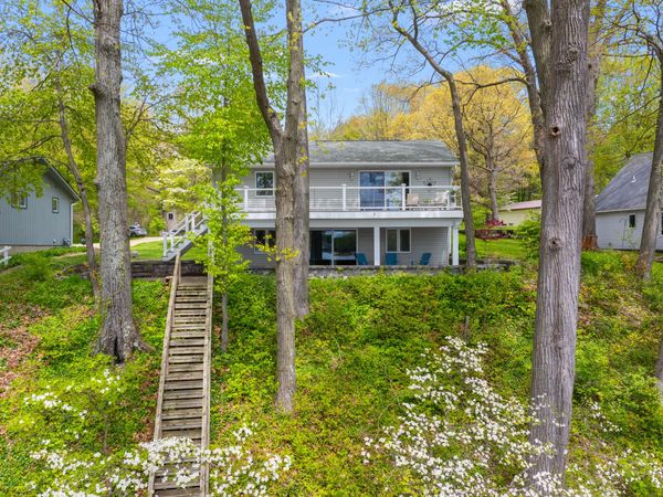 28015 North Street, Gobles, MI 49055