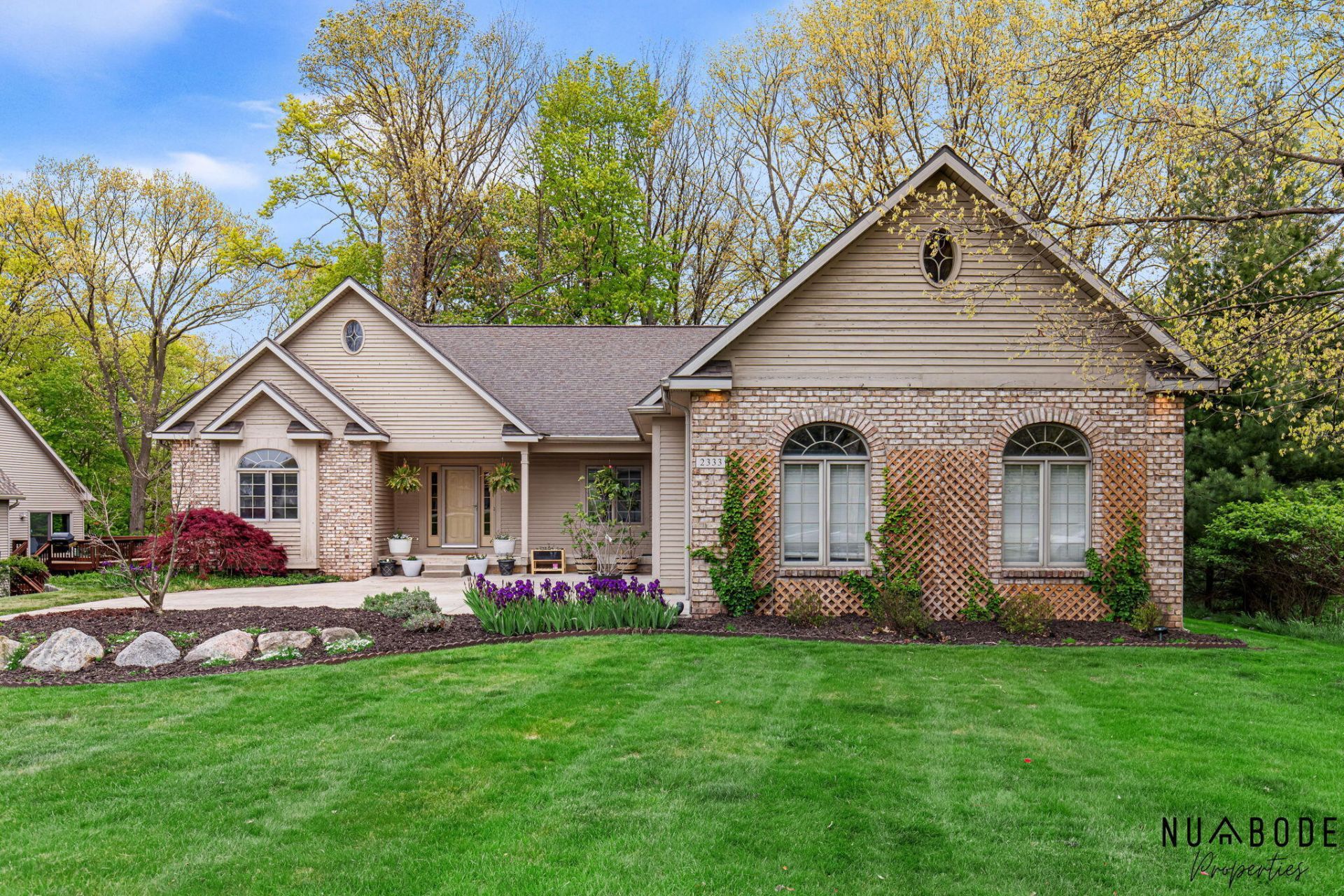 2333 Longmeadow Street Nw, Grand Rapids, MI 49504 Main Photo
