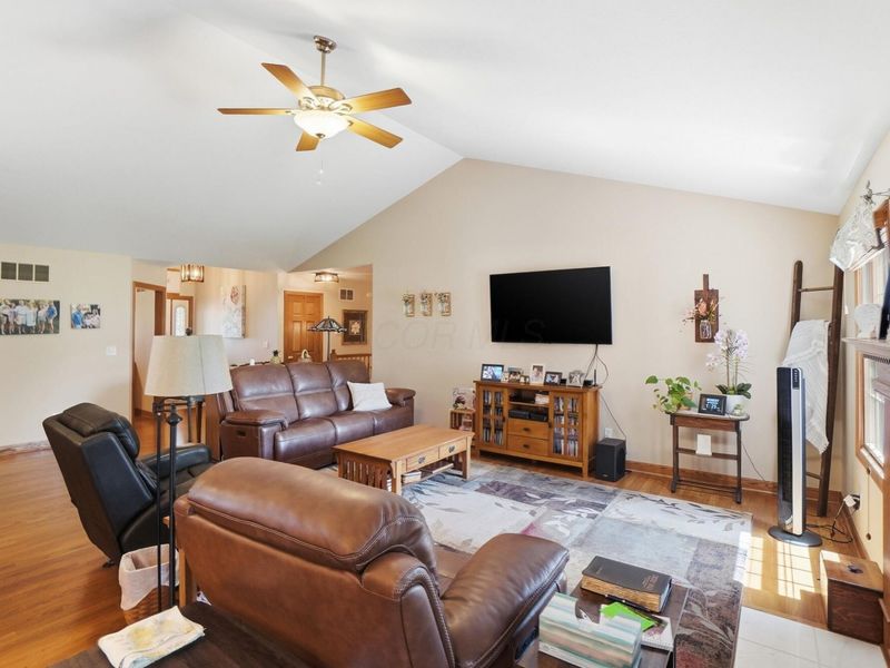 77 Millstone Circle, Pataskala, OH 43062 Photo 10
