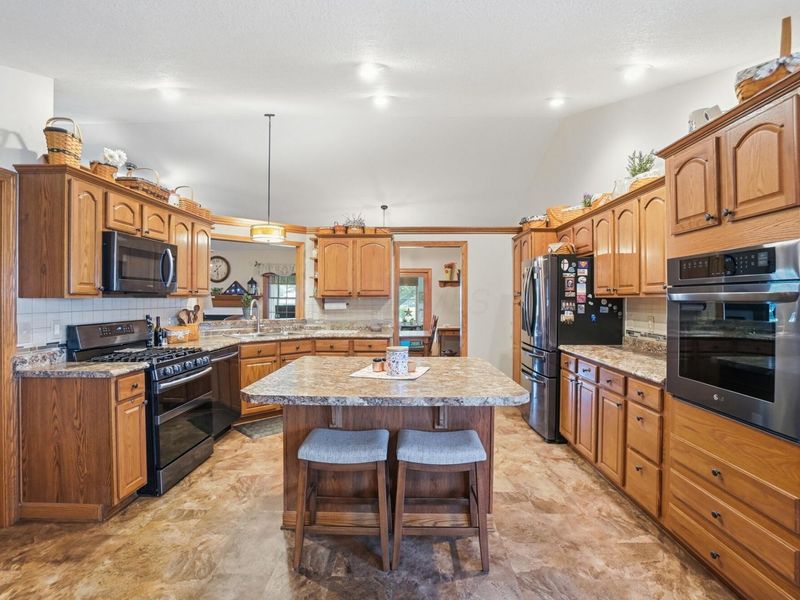 77 Millstone Circle, Pataskala, OH 43062 Photo 13