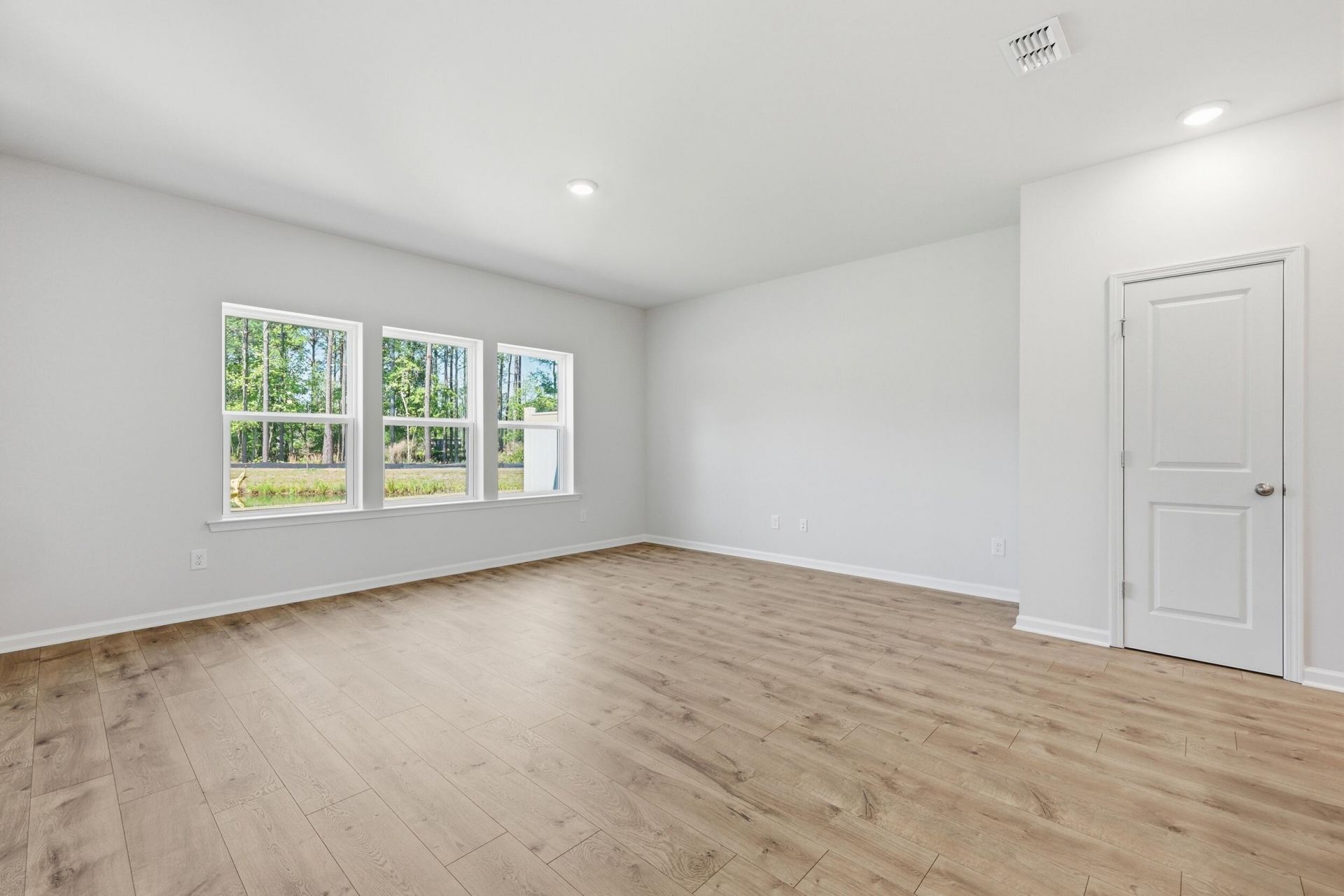 216 Twinleaf Court Photo 12