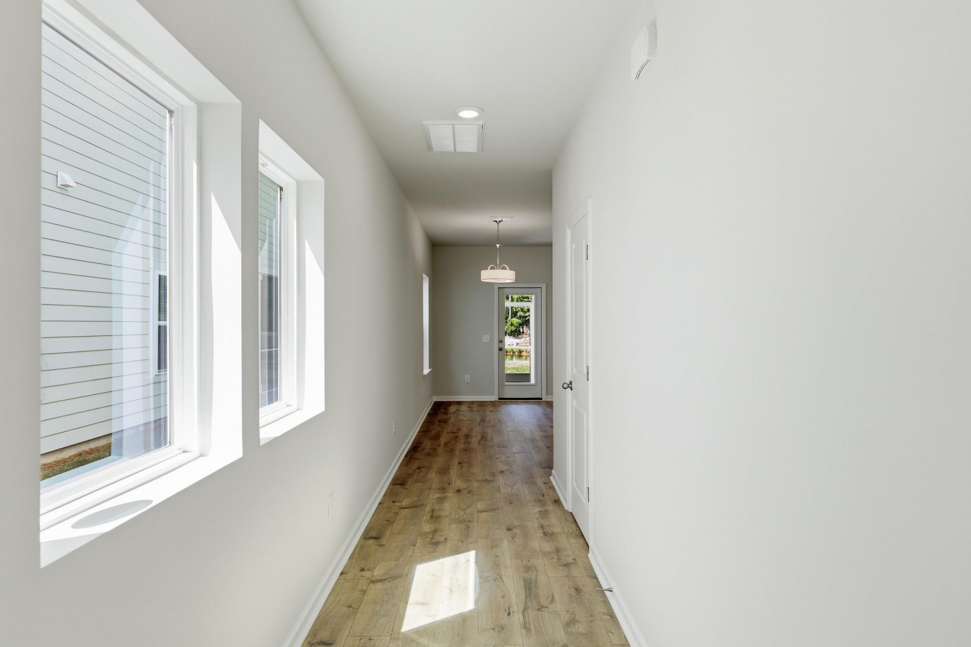 216 Twinleaf Court Photo 5