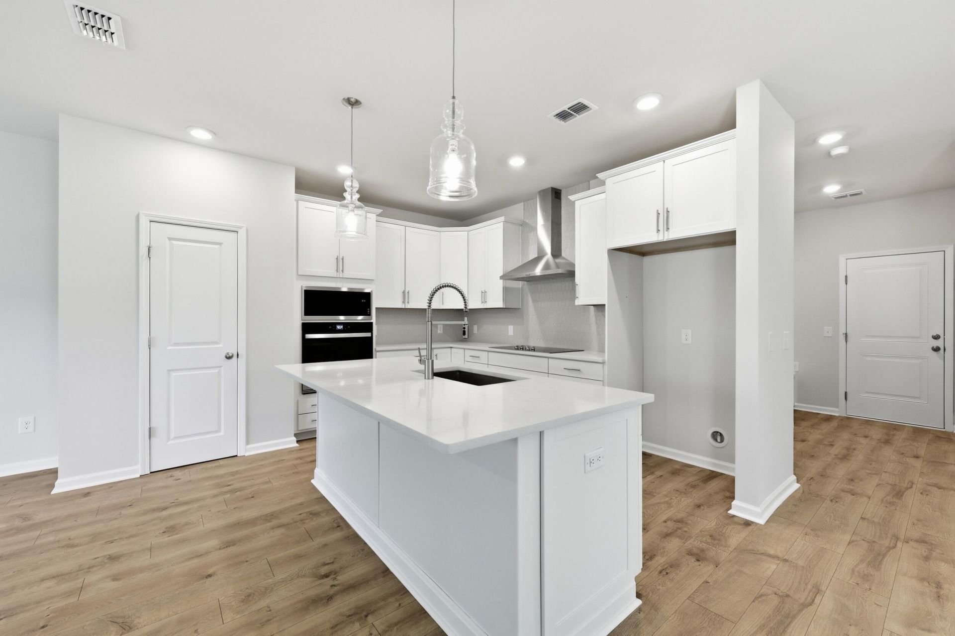 216 Twinleaf Court Photo 7