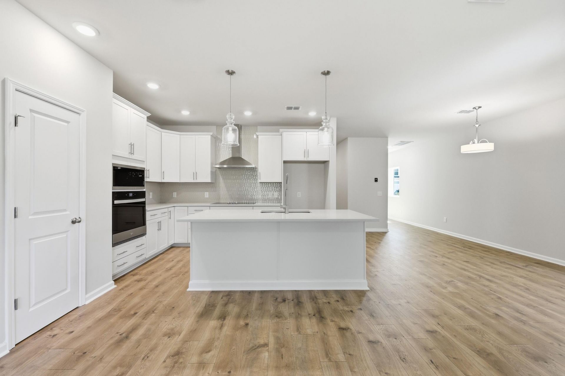 216 Twinleaf Court Photo 8
