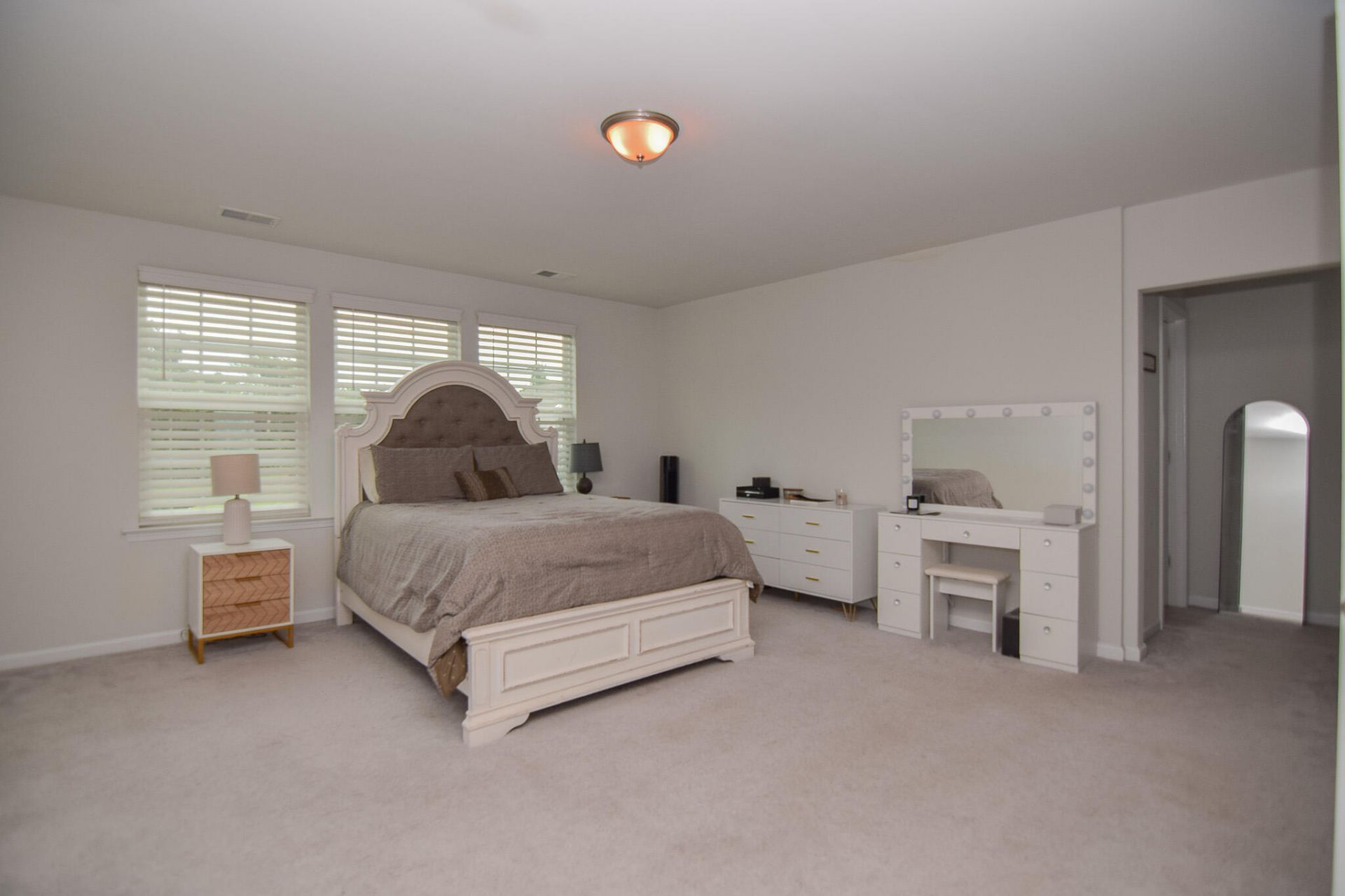 9904 Pin Cherry Court Photo 11