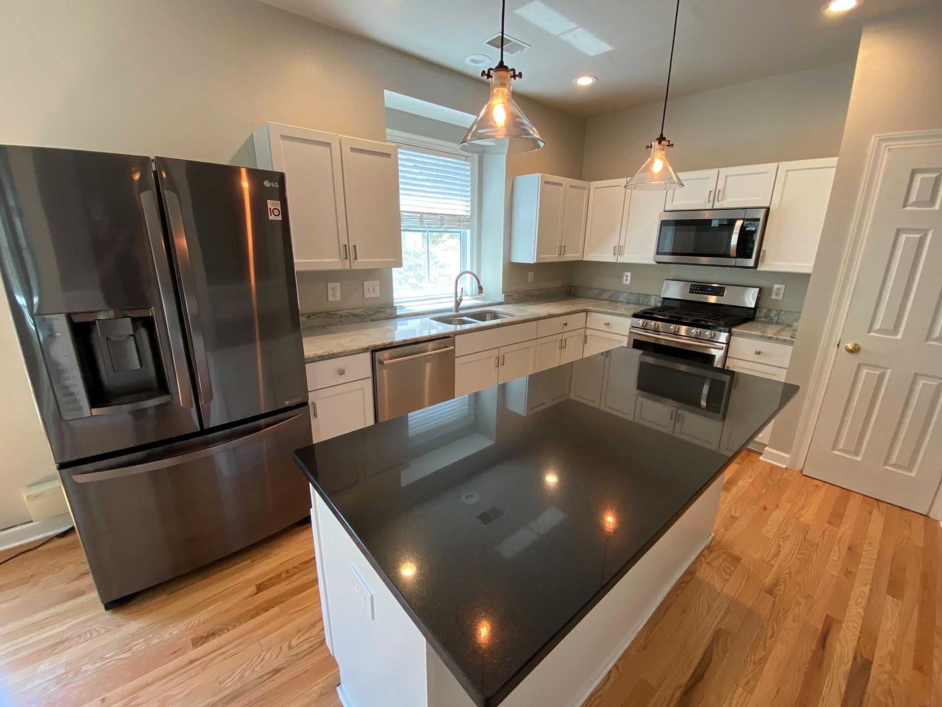 183 Scott Street Photo 10