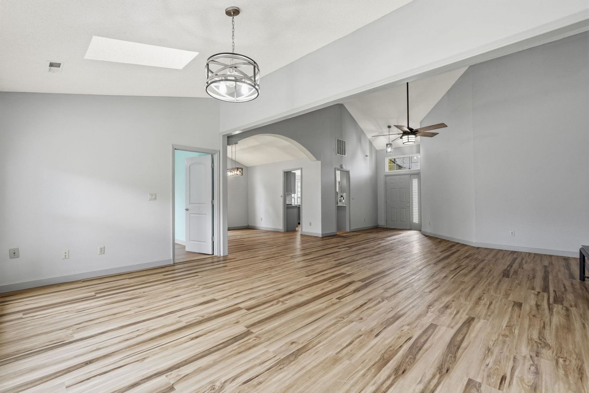 1815 Wexford Ct. Photo 8