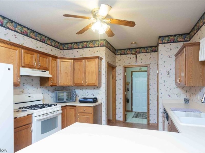 658 Ridgecliff Street, Unit 6, Tallmadge, OH 44278 Photo 10